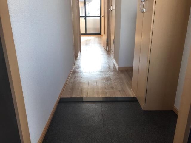 物件内観写真21　(玄関)