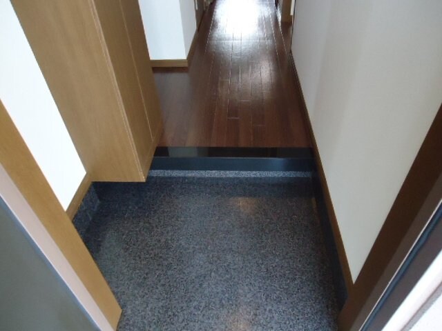 物件内観写真17　(玄関)