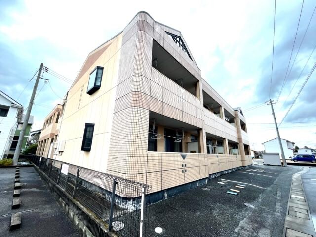 物件外観写真2　(外観写真（昼）)