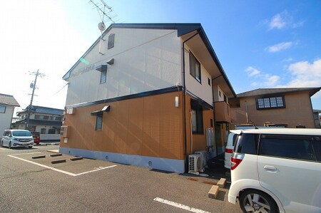 シャンポール日吉B外観写真