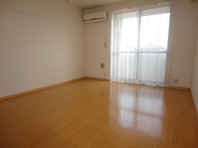 物件内観写真2　(洋室)