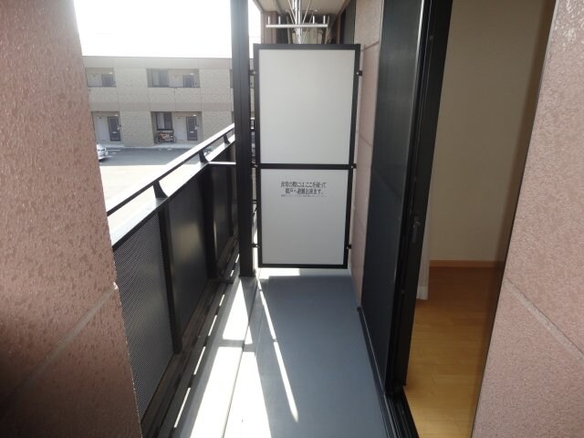 物件内観写真10　(ベランダ)