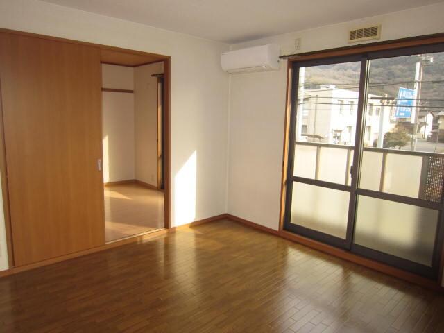 物件内観写真2　(洋室)