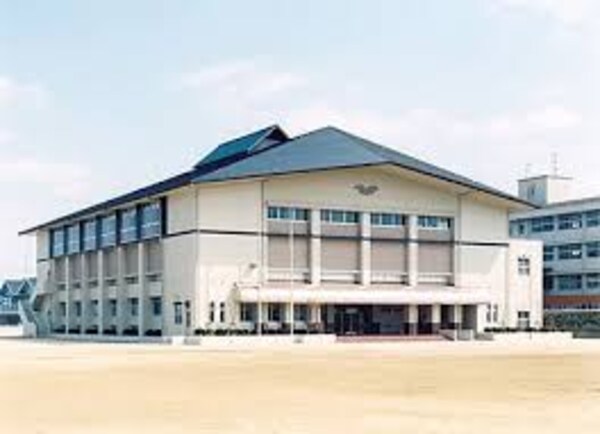 周辺環境(総社市立総社東中学校 900m)