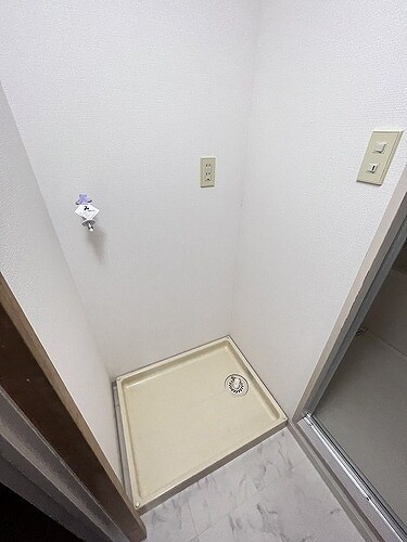 物件内観写真17　(室内洗濯機置場　※2023年10月撮影)