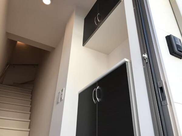玄関(下駄箱)