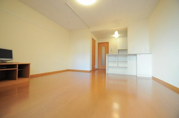 居室(備品や設備仕様は号室等により異なります現地をご確認下さい。　)