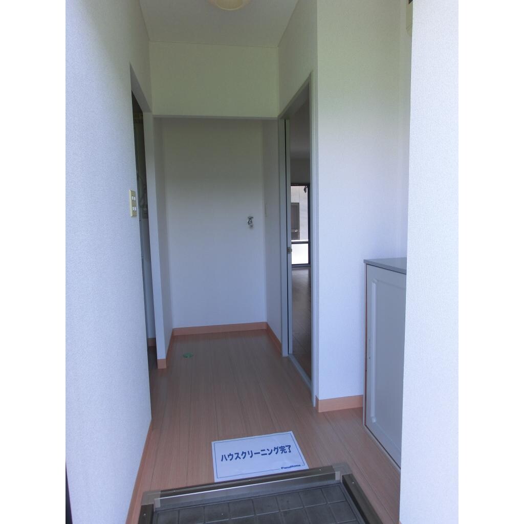 物件内観写真12　(玄関)