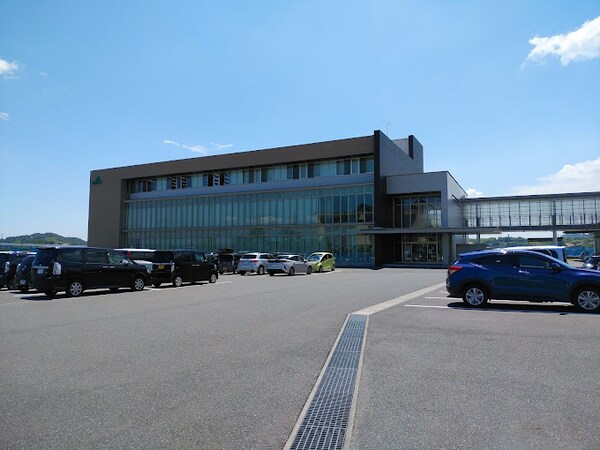 周辺環境(JA晴れの国岡山本店 1648m)