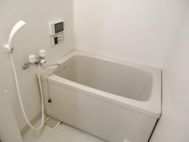 物件内観写真4　(ユニットバス)