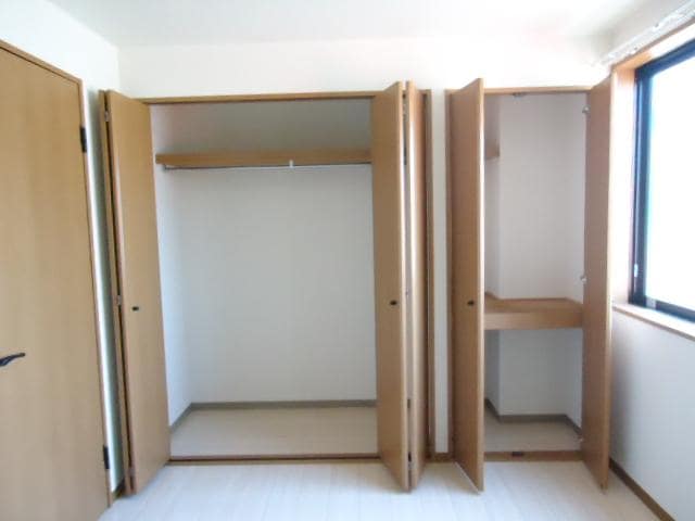 物件内観写真14　(クローゼット)