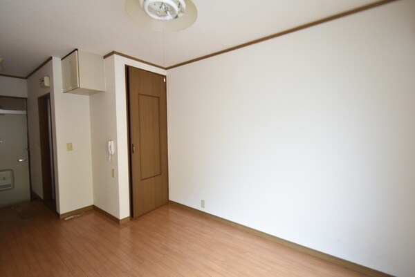 居室(マツサカプラザ庄店 2062m)