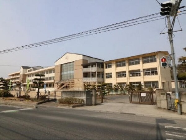周辺環境(倉敷市立中庄小学校まで850m)