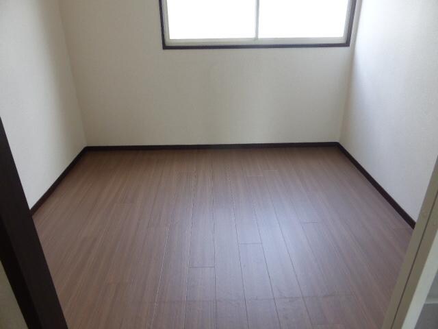 物件内観写真11　(洋室)