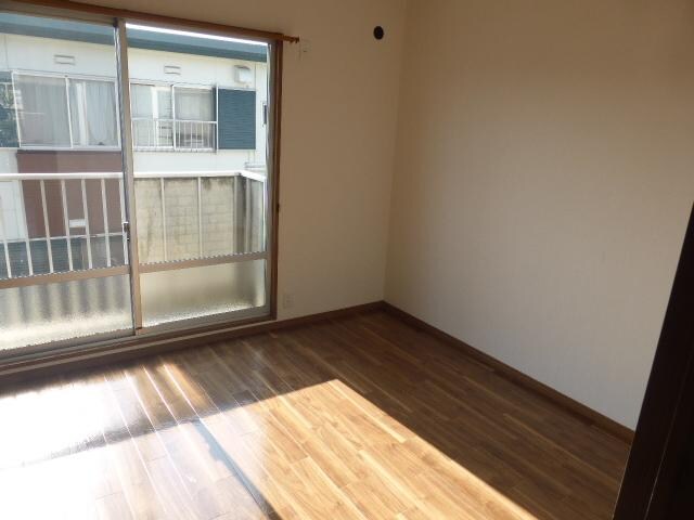 物件内観写真9　(洋室)