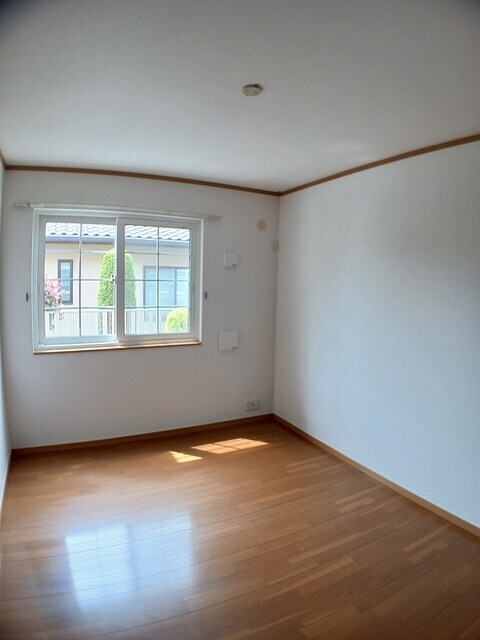 物件内観写真6　(しまむら乙島店まで650m)