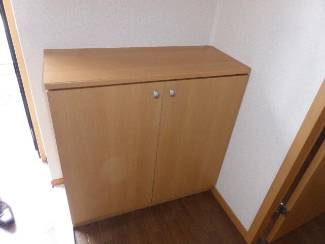 物件内観写真12　(玄関)