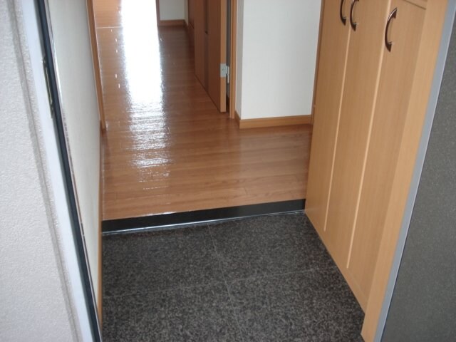 物件内観写真17　(玄関)