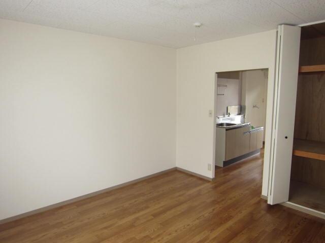 物件内観写真5　(リビング)