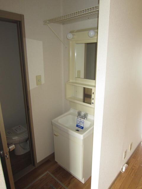 物件内観写真8　(洗面所)