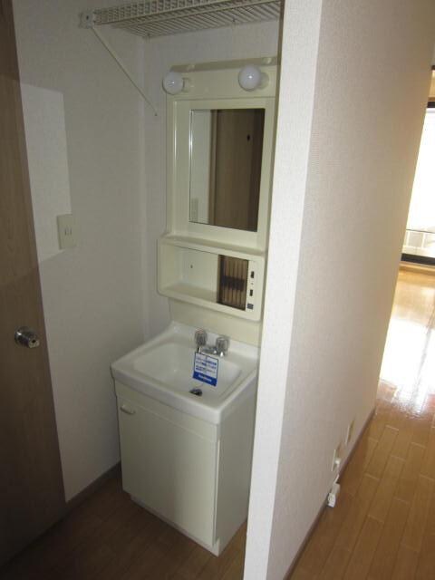 物件内観写真6　(洗面所)