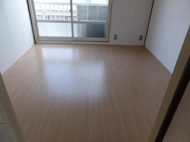 物件内観写真2　(洋室)