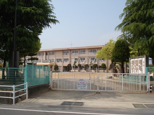 周辺環境(倉敷市立中島小学校まで600ｍ)