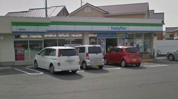 周辺環境(ファミリーマート 倉敷平田店 589m)