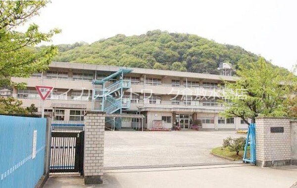 周辺環境(倉敷市立連島南小学校 395m)