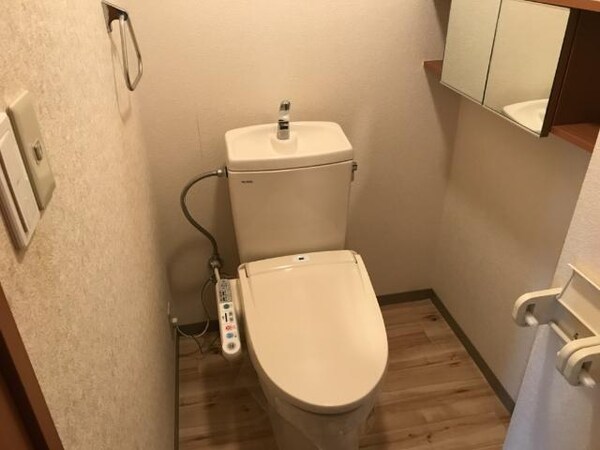 トイレ(シャワー付トイレ)