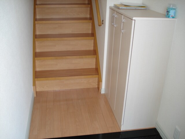 物件内観写真19　(玄関)