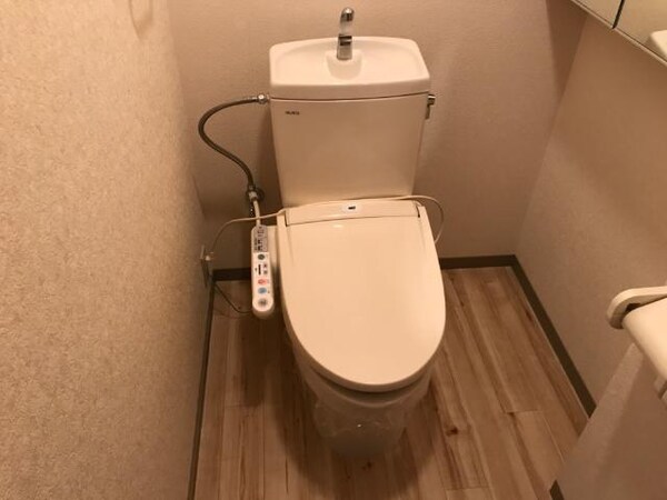 トイレ(シャワー付トイレ)