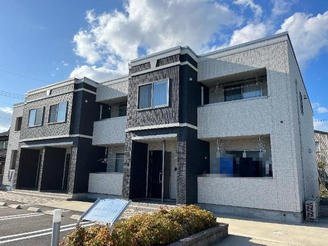 物件外観写真2　(外観写真（昼）)