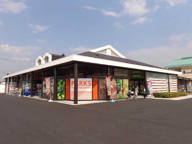 物件外観写真4　(両備ストア富田店まで1,013ｍ)