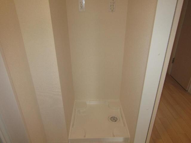 物件内観写真21　(洗濯機置場)