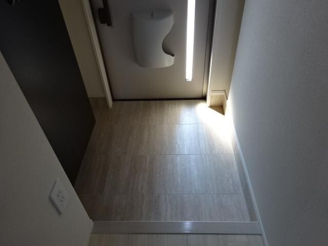 物件内観写真17　(玄関)