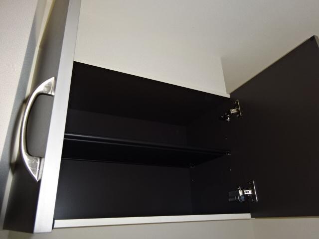 物件内観写真21　(玄関上部収納)