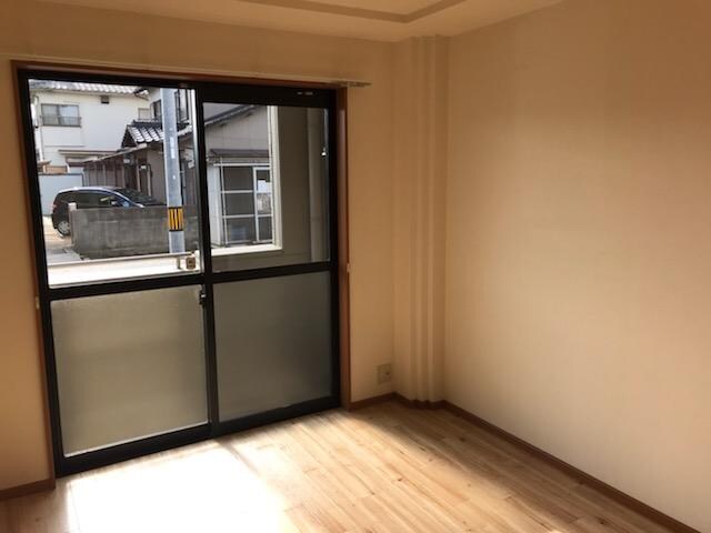 物件内観写真11　(洋室)