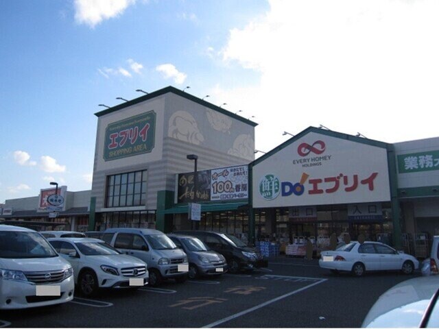 物件外観写真5　(エブリイ連島店まで750m)