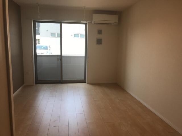 物件内観写真2　(洋室)