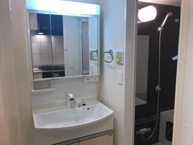 物件内観写真8　(洗髪洗面化粧台)