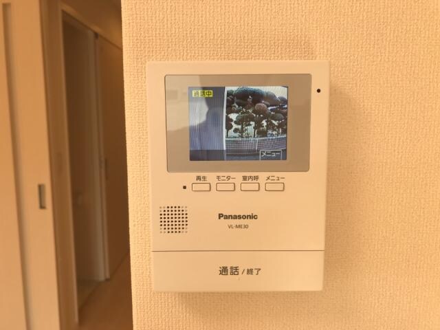 物件内観写真9　(カメラ付インターホン)