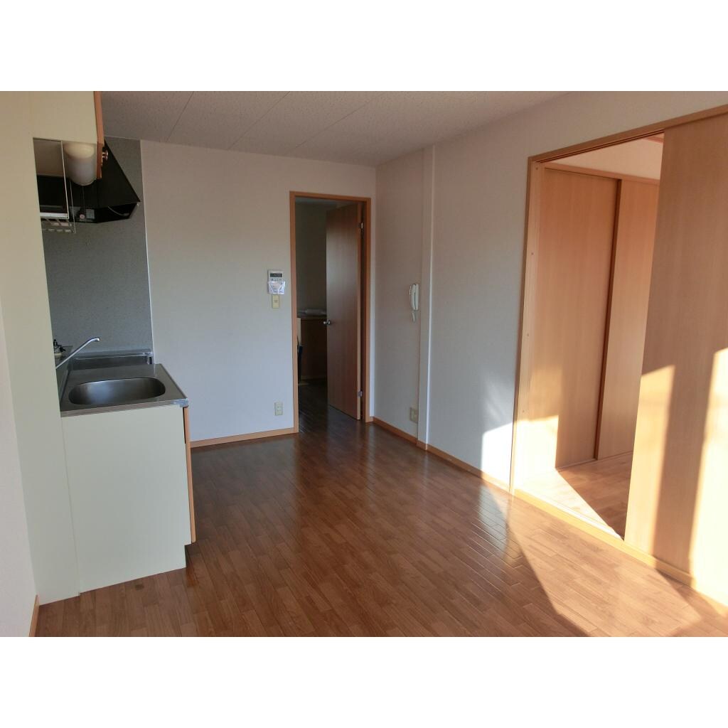 物件内観写真6　(リビング)