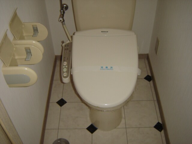 物件内観写真4　(シャワー付きトイレ（イメージ）)