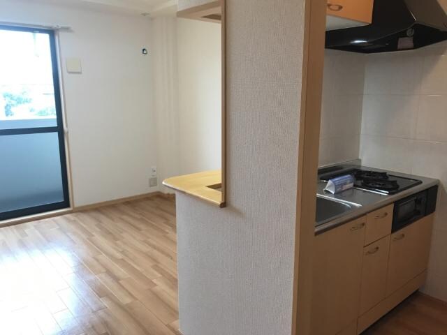 物件内観写真2　(リビング)