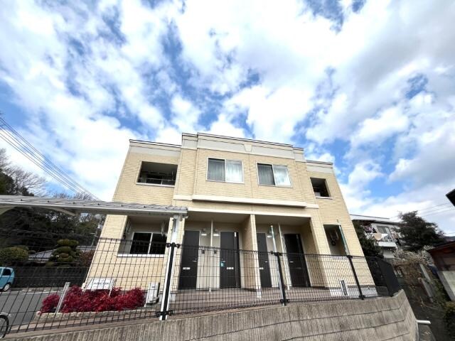 物件外観写真1　(外観写真（昼）)