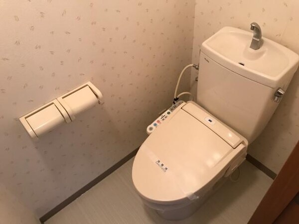 トイレ(シャワー付きトイレ)