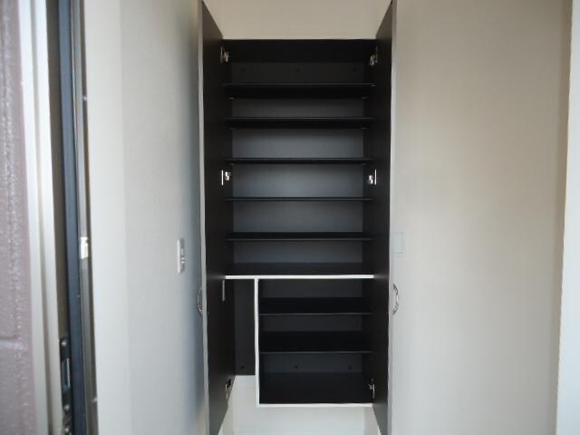 物件内観写真15　(下駄箱)