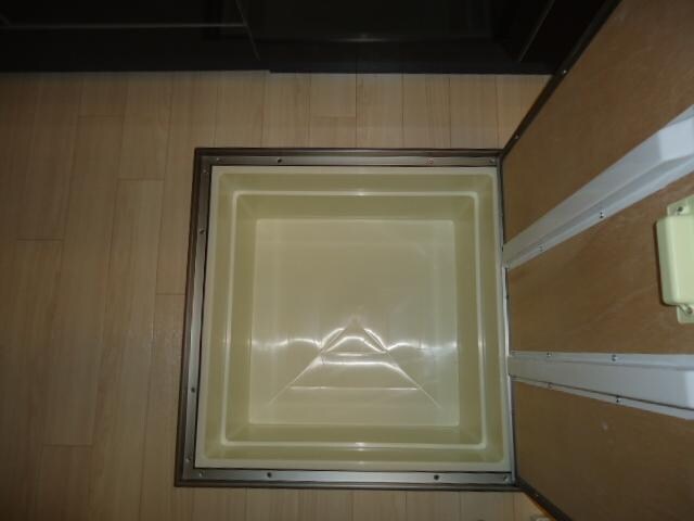 物件内観写真26　(床下収納)