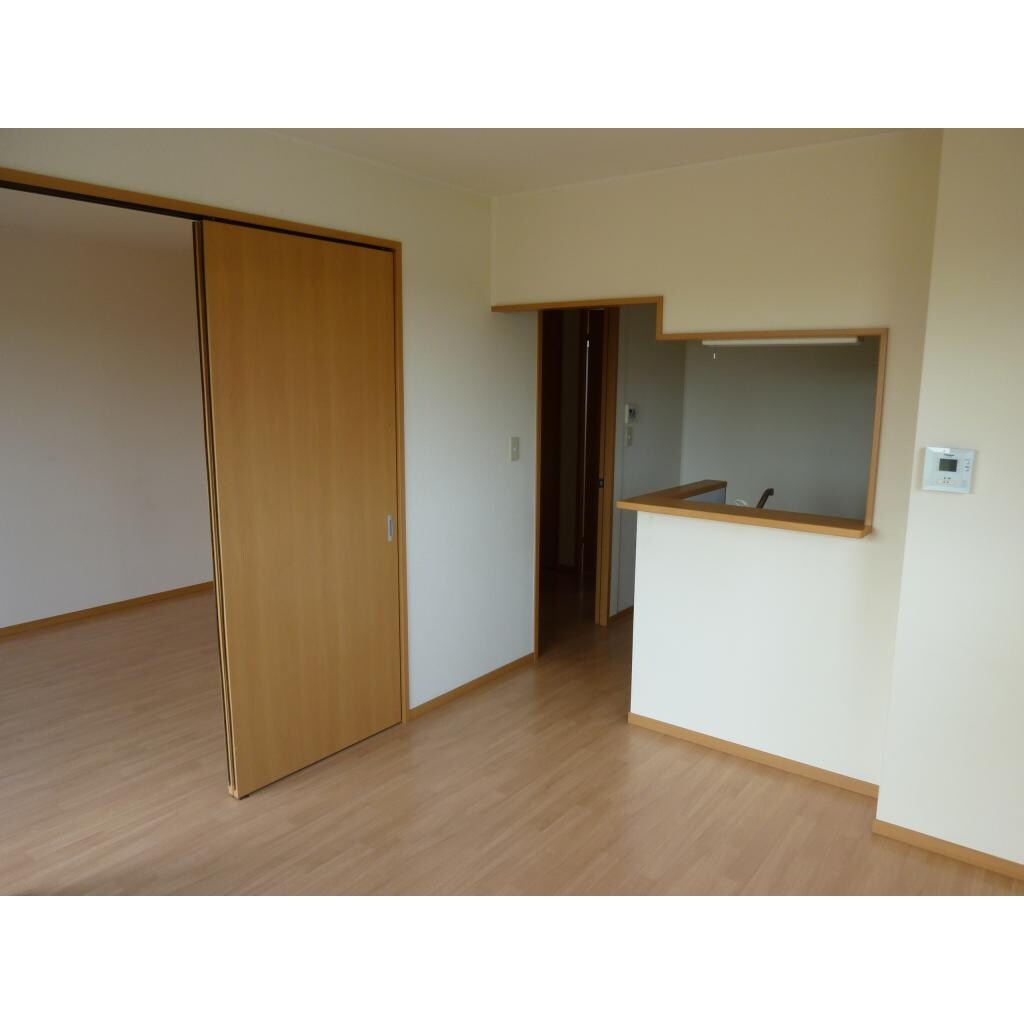 物件内観写真2　(リビング)